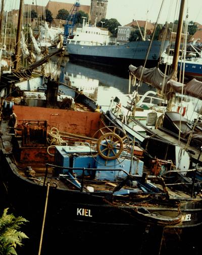 Die Windsbraut als schwimmendes Wrack in Kiel