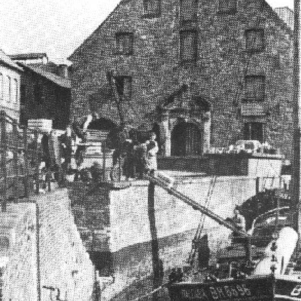 Windsbraut mit einklappbaren Masten